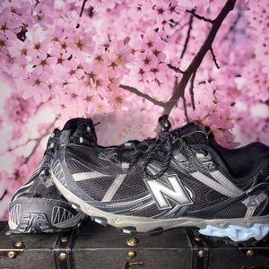 New Balance Women Size 10 All Terrain Sneakers